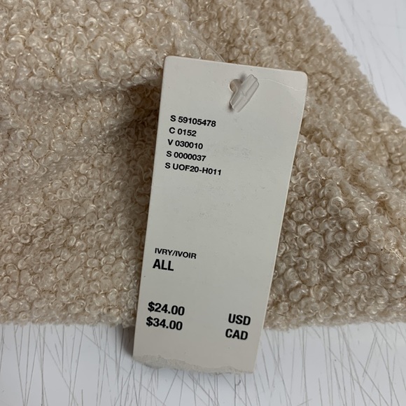 Urban Outfitters Beanie NWT - Picture 2 of 2